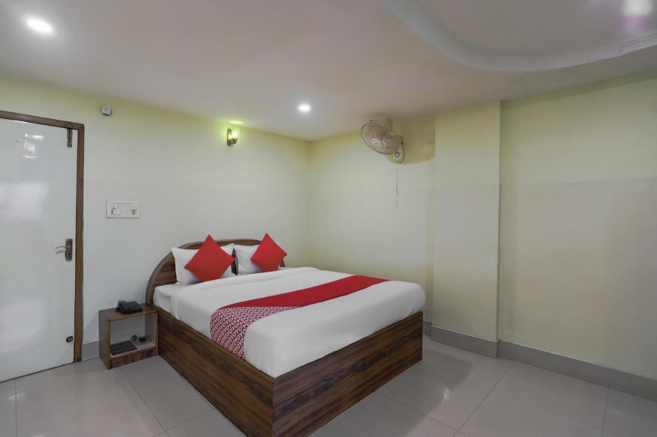 Hotel Oyo 72139 Rishi Satsang Bhawan Vrindāvan Exterior foto